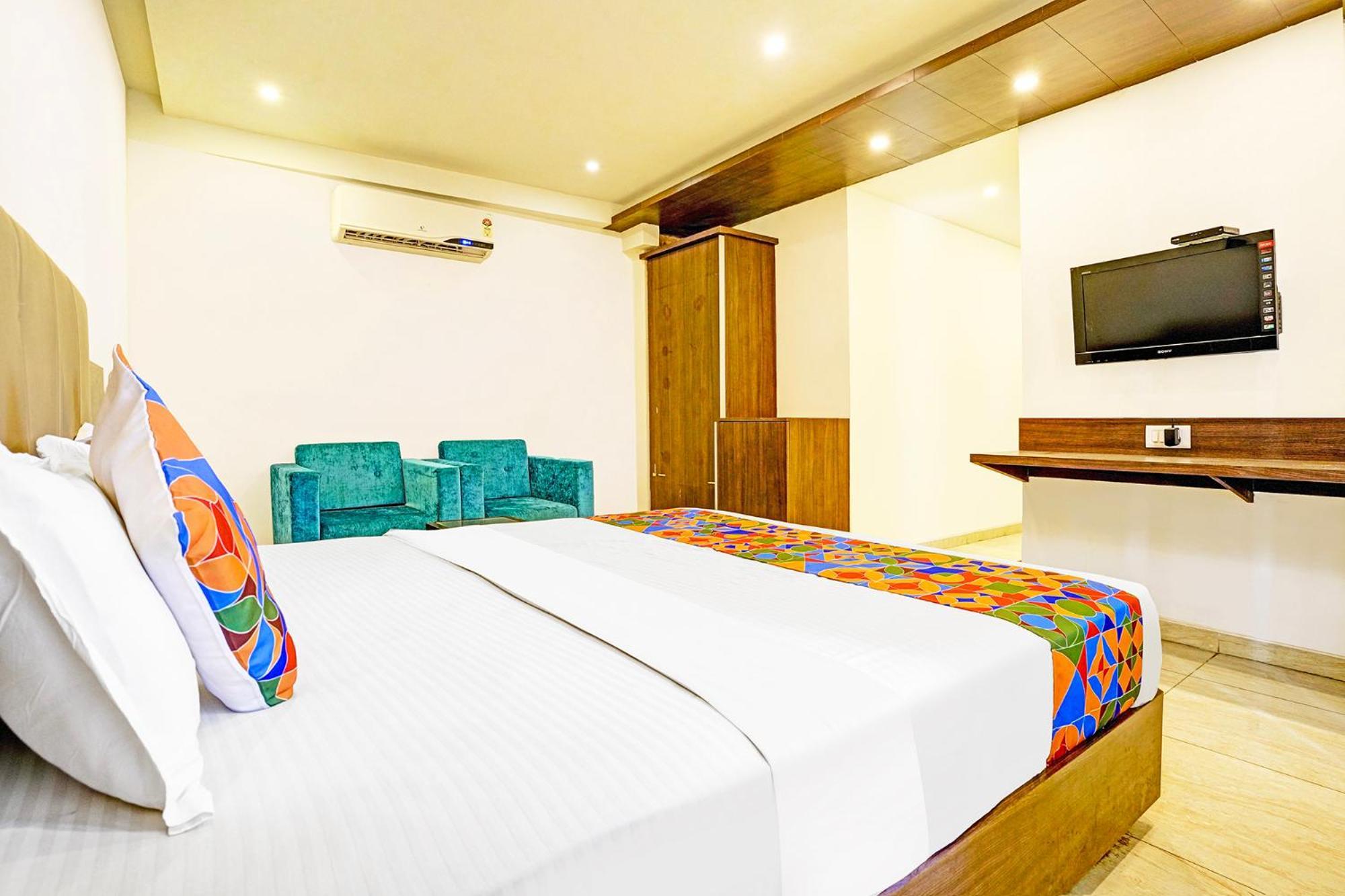 Fabhotel Prime Sky Light Vadodara Exterior foto