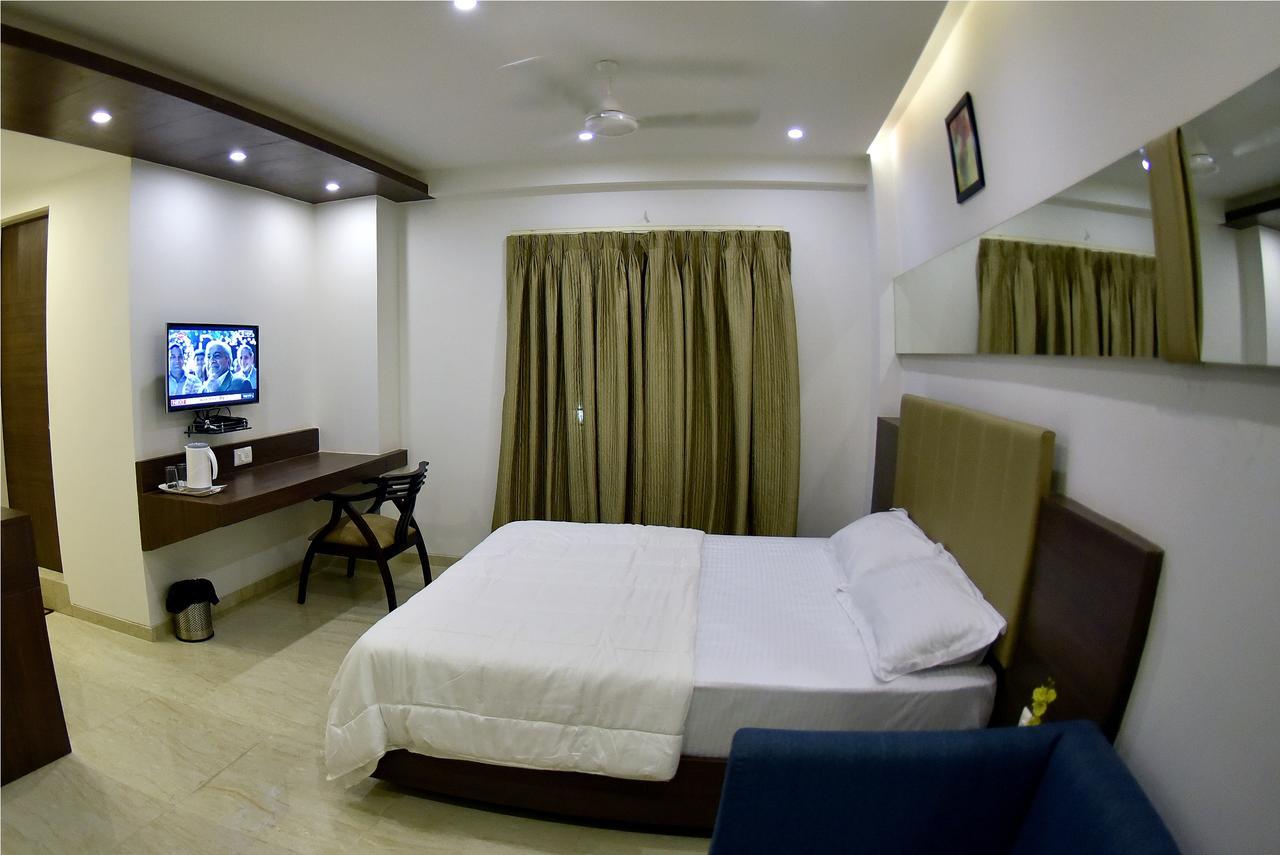 Fabhotel Prime Sky Light Vadodara Exterior foto
